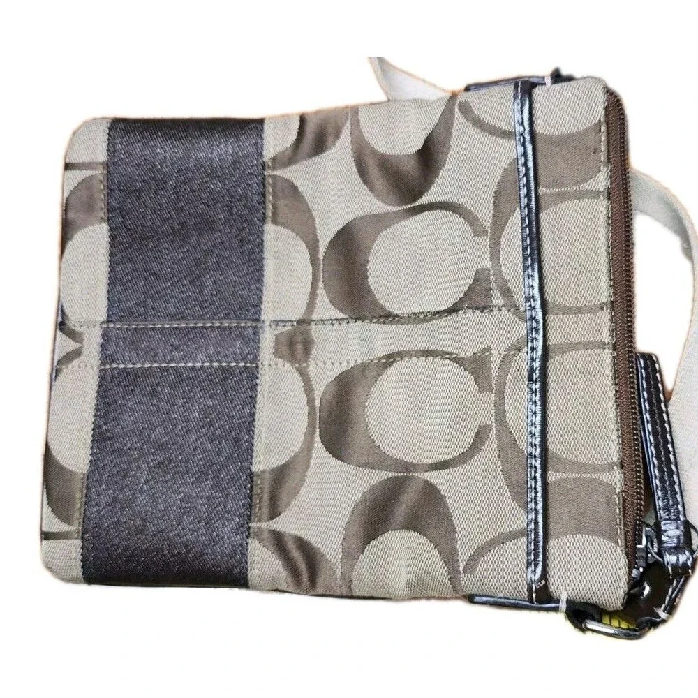 COACH SwingPack Brown Signature Brown Patent Leather Trim